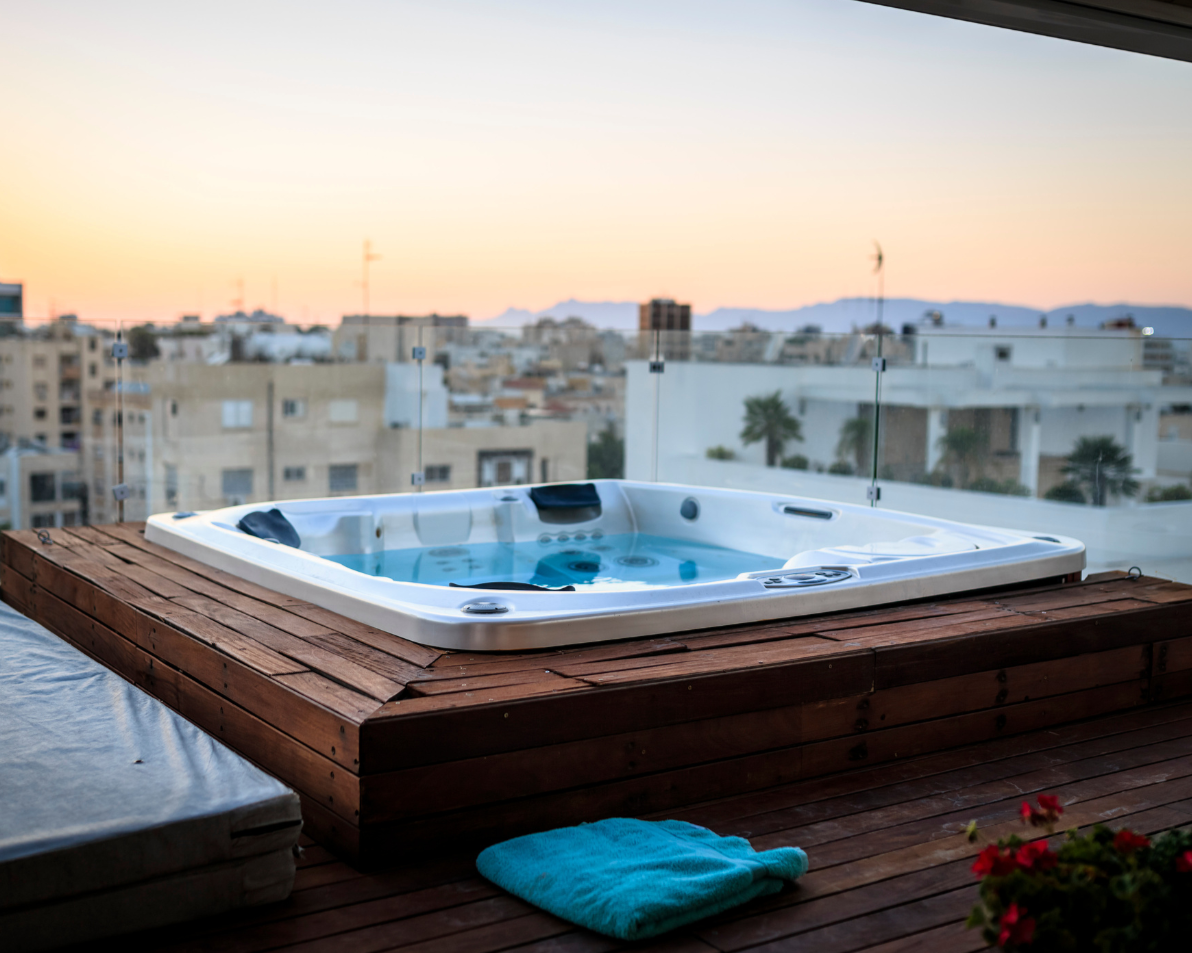 4 seater jacuzzi